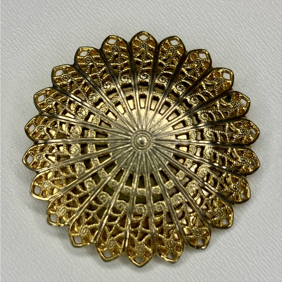 Vintage Gold Tone Filigree Scarf Clip - Picture 6 of 9